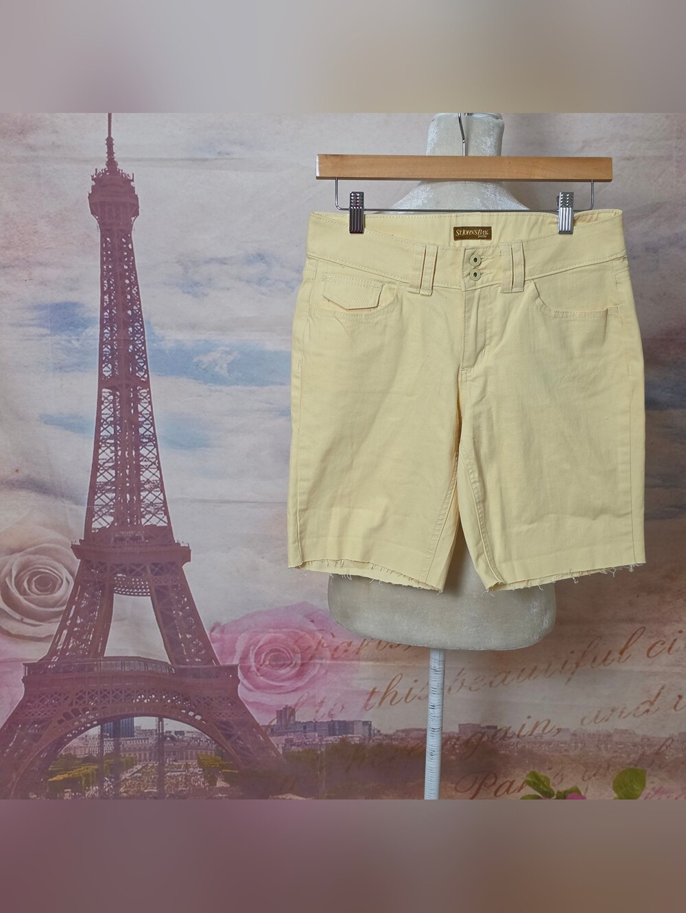 St. John’s Bay Pale Yellow Denim Bermuda Cotton Blend Shorts Sz 6P